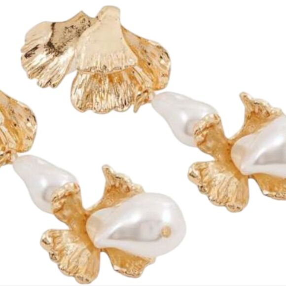 New ZARA Ginko Leaf Baroque Pearl Drop Earrings - Picture 3 of 8